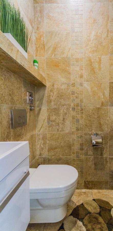 Chain Bridge Studio Apartment บูดาเปสต์ ภายนอก รูปภาพ